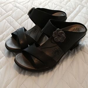 Aetrex Black Leather Heeled Sandal